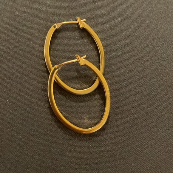 Gold tone oval hoop earrings EVC - Picture 3 of 3